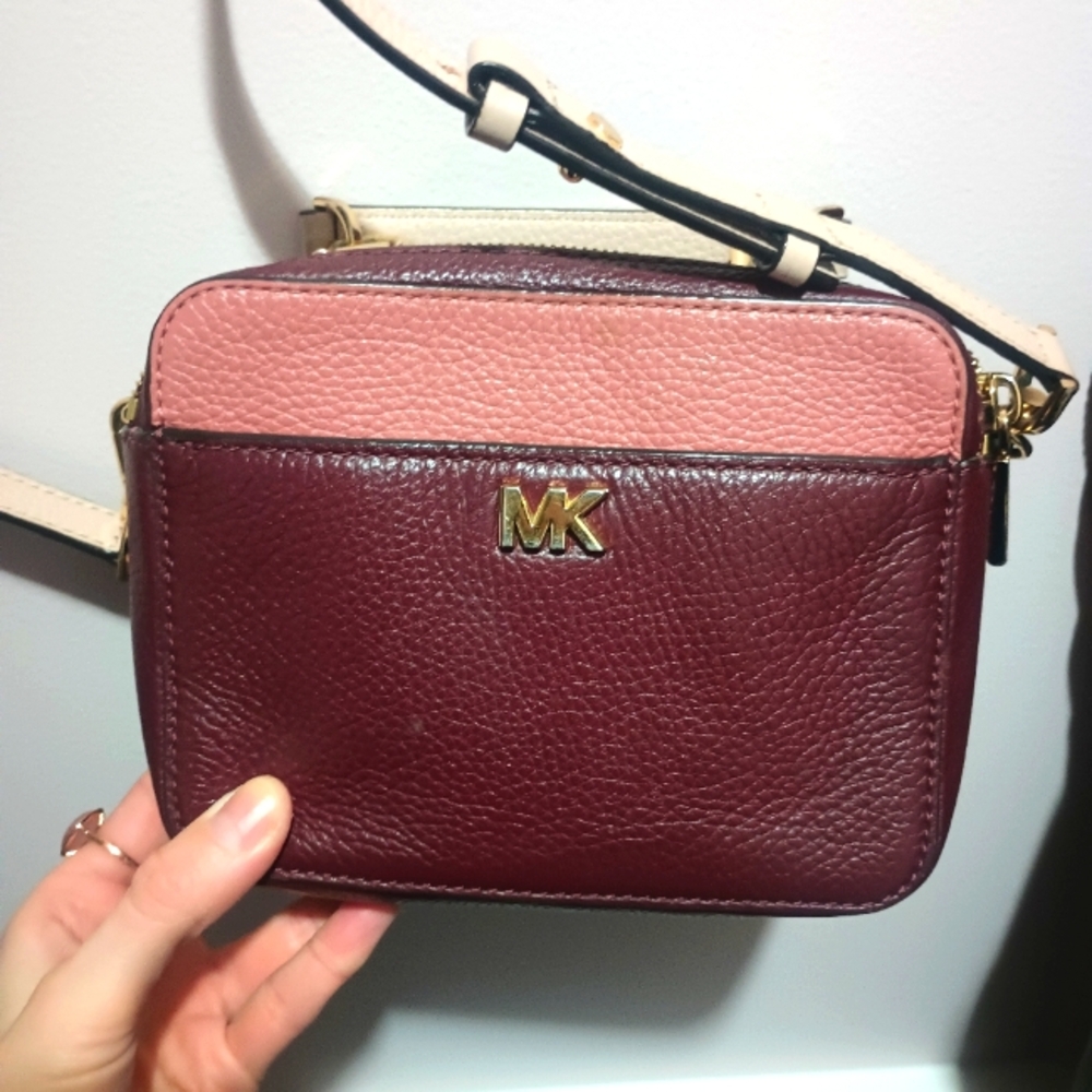 Pretty Michael Kors crossbody bag